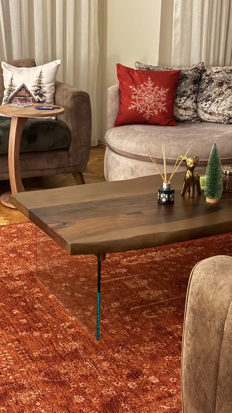 Customer photo review of Modern Orta Sehpa – Cam Ayaklı Masif Ceviz Sehpa