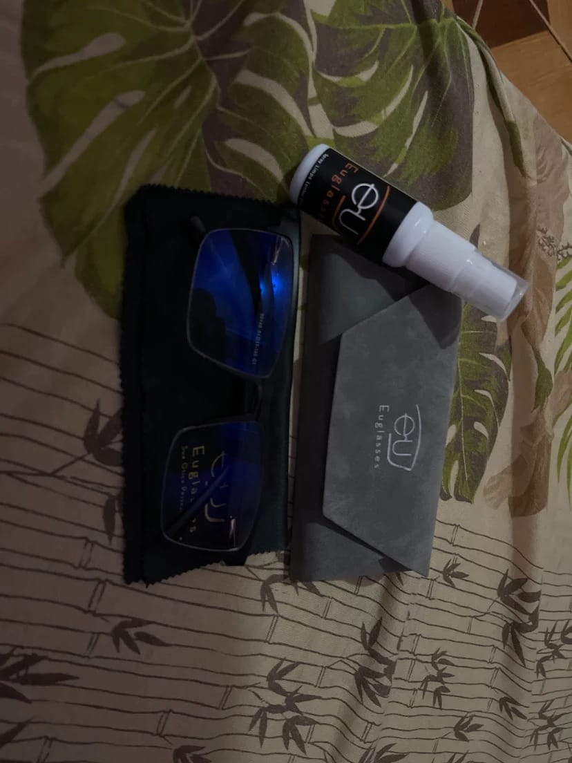 Customer photo review of Óculos de Grau Taguro