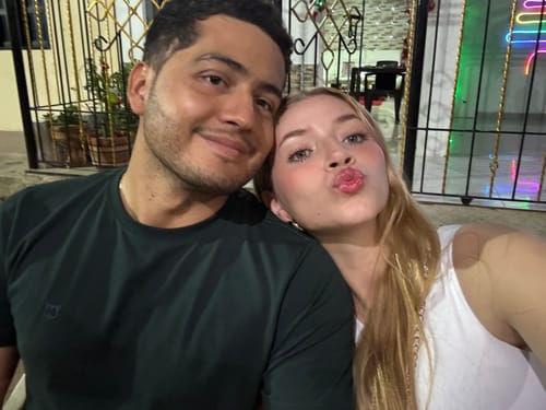 Customer photo review of LÁPIZ DELINEADOR COLOR PENCIL