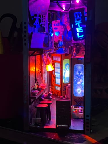 Customer photo review of Neo Ramen MiniAlley – A Cyberpunk DIY Diorama Booknook