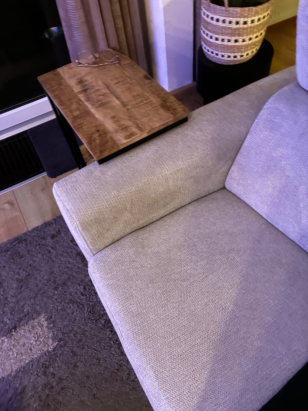 Customer photo review of Bijzettafel voor over de bank | Mangohout en Staal | 45x29x69cm