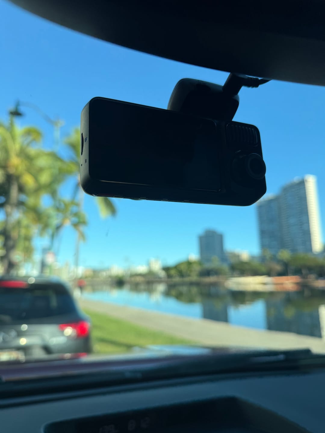 Customer photo review of REDTIGER F17 Elite 4K 3 Channel Dash Cam Sony STARVIS 2 Dual HDR WIFI 6 Full Night Color
