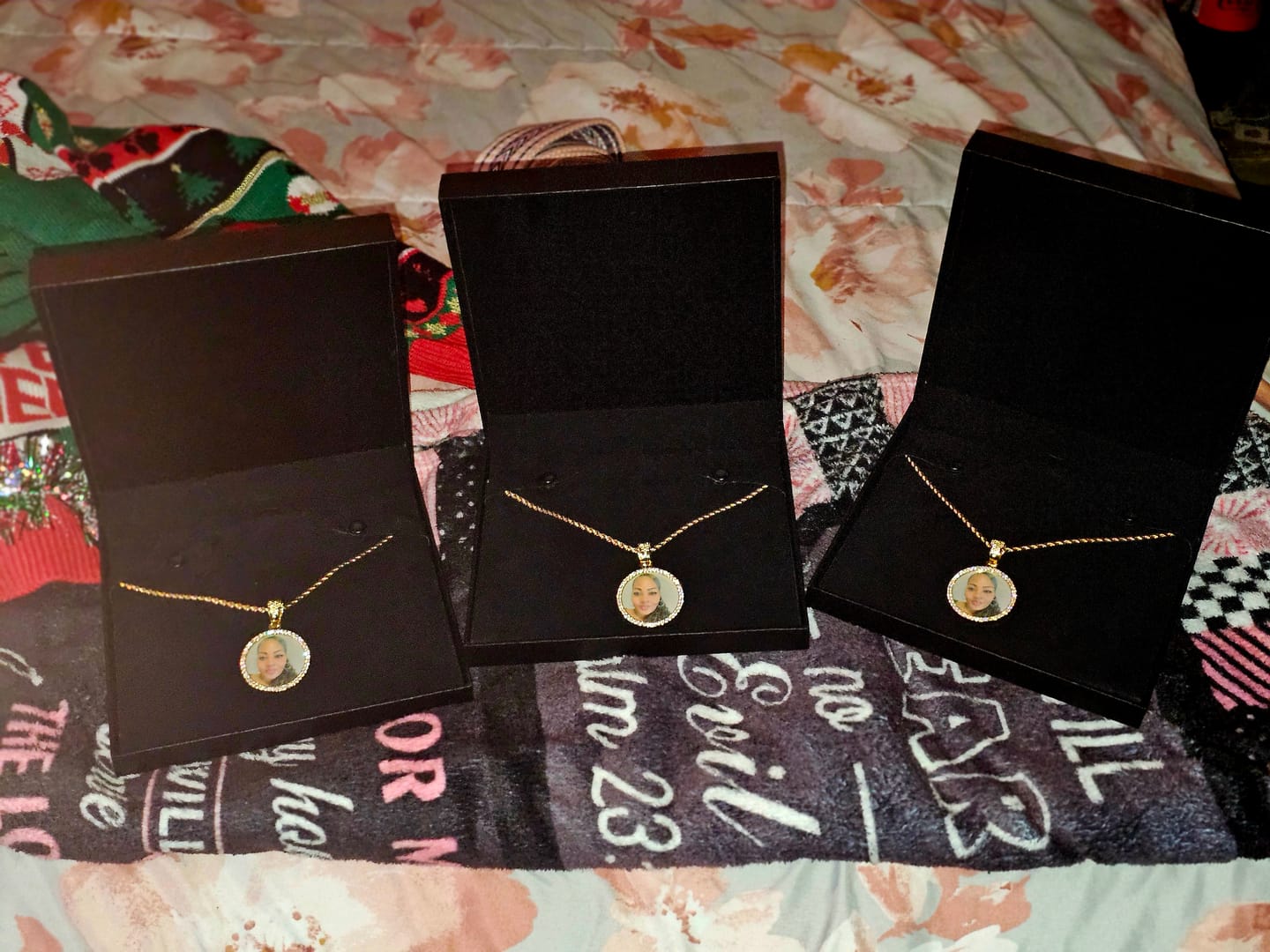 Customer photo review of Single Row Custom Image Circle Pendant
