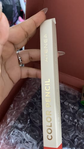 Customer photo review of LÁPIZ DELINEADOR COLOR PENCIL