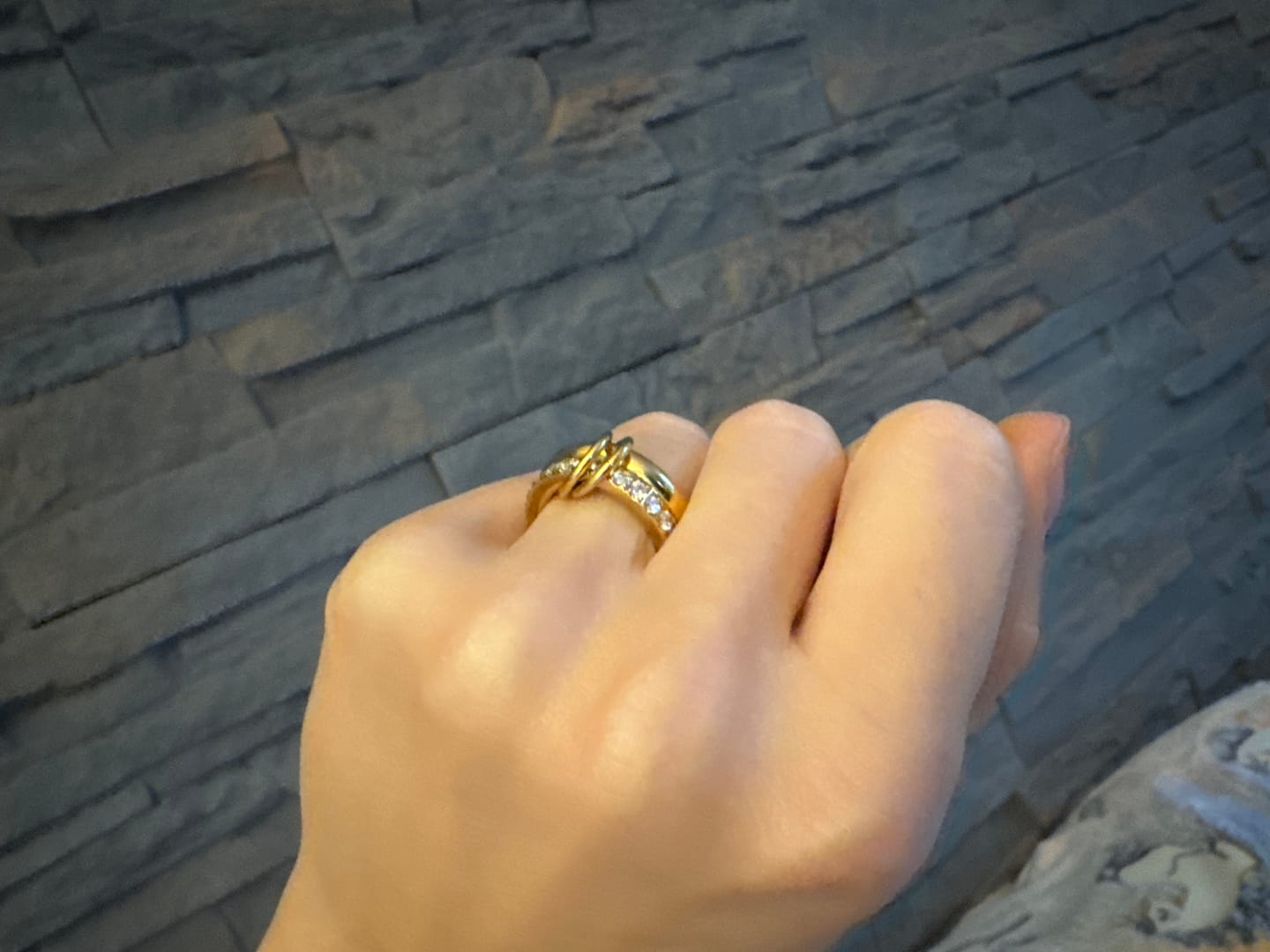 Customer photo review of Pave Infinity Flow Ring 18K Vergoldet