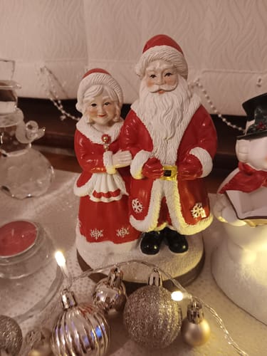 Customer photo review of Aynsley Mr & Mrs Claus Figurine