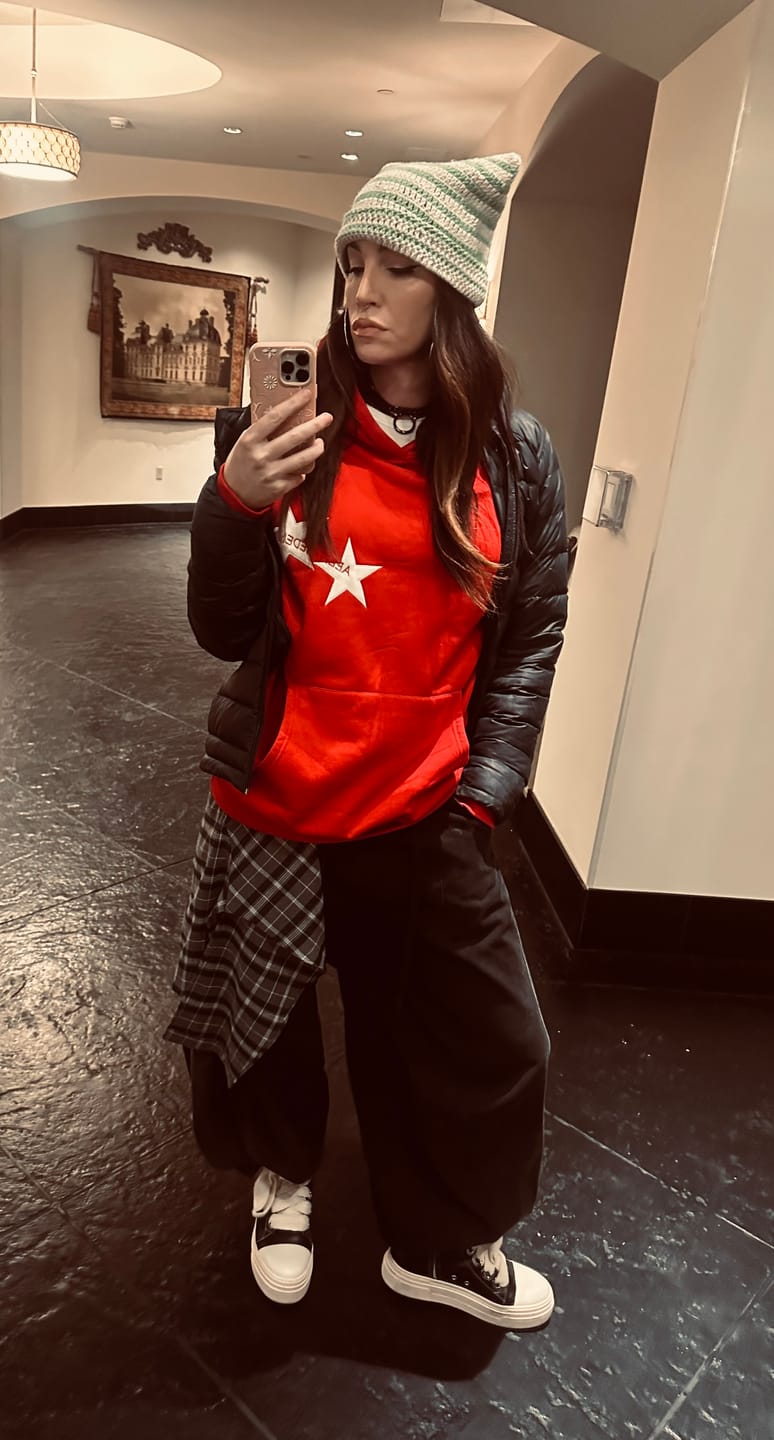 Customer photo review of Aelfric Eden Star Color Contrast Hoodie