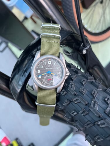 Customer photo review of VOYAGER S72 – 72-Hour Power Reserve Titanium Automatic Field Watch, 100M Water Resistant | Grey