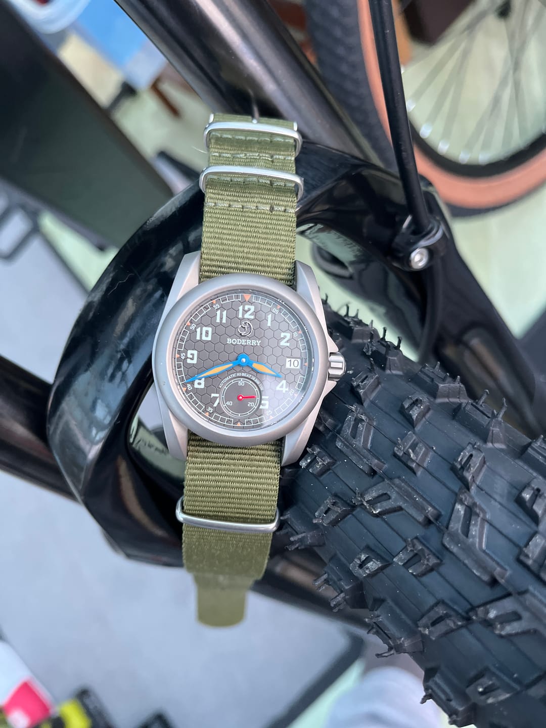 Customer photo review of VOYAGER S72 – 72-Hour Power Reserve Titanium Automatic Field Watch, 100M Water Resistant | Grey