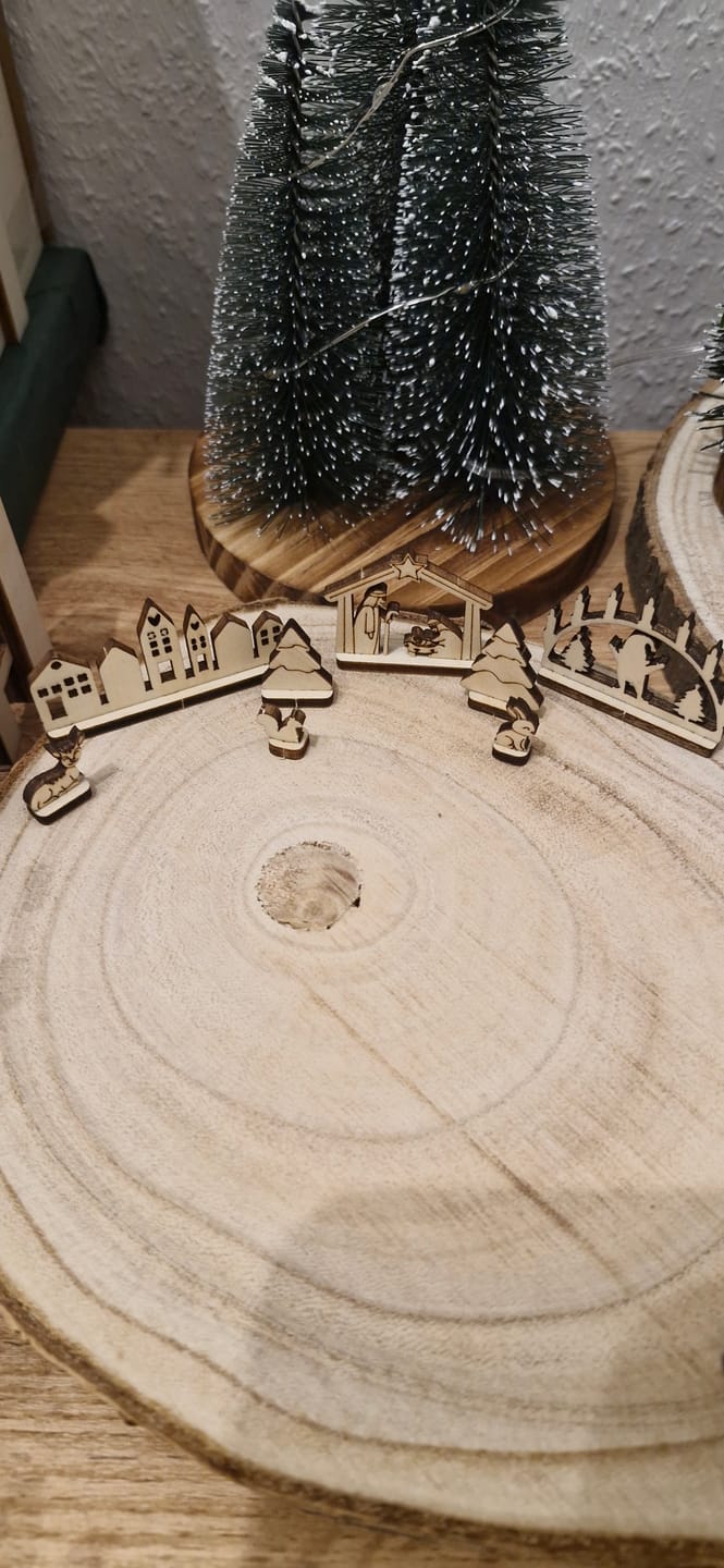 Customer photo review of Holz Deko - Miniaturen für die Wichtelwelt - Krippe - inkl. Fußmatte