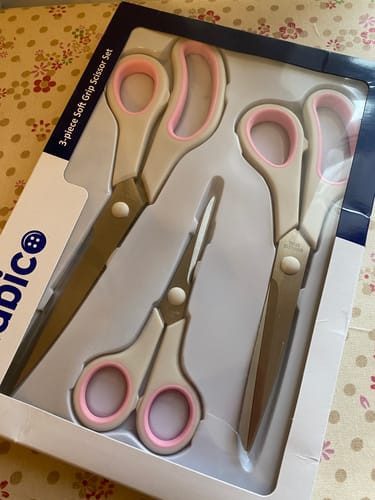 Customer photo review of FREE Gift from Singer Studio Chat Team