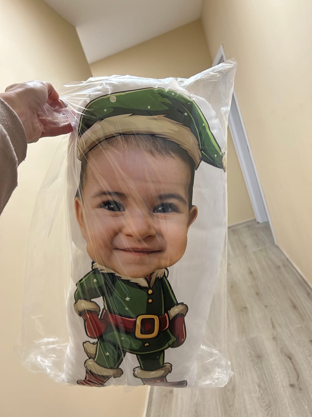 Customer photo review of Персонализирана Възглавничка с Лице "Коледени Елфи"