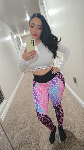 Customer photo review of Leggings DeJaVu Hype
