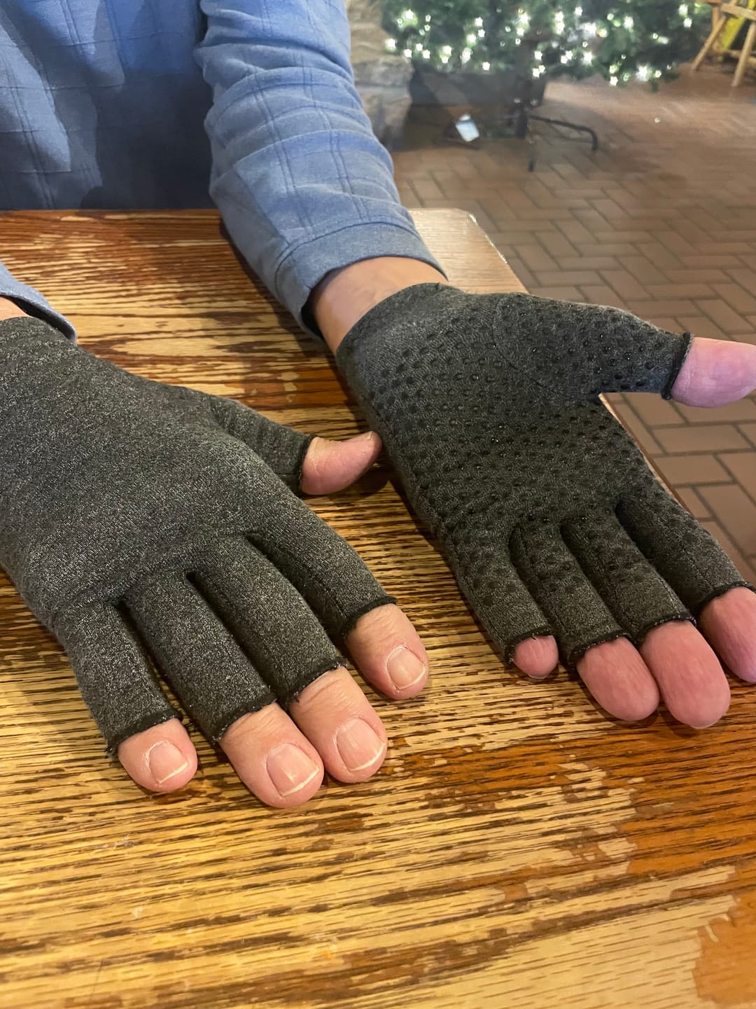 Customer photo review of WeRelieve™️ - Arthritis Compression Gloves