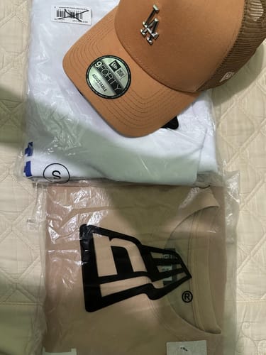 Customer photo review of New Era Los Angeles Dodgers Upside Down White Short Sleeves T-Shirt