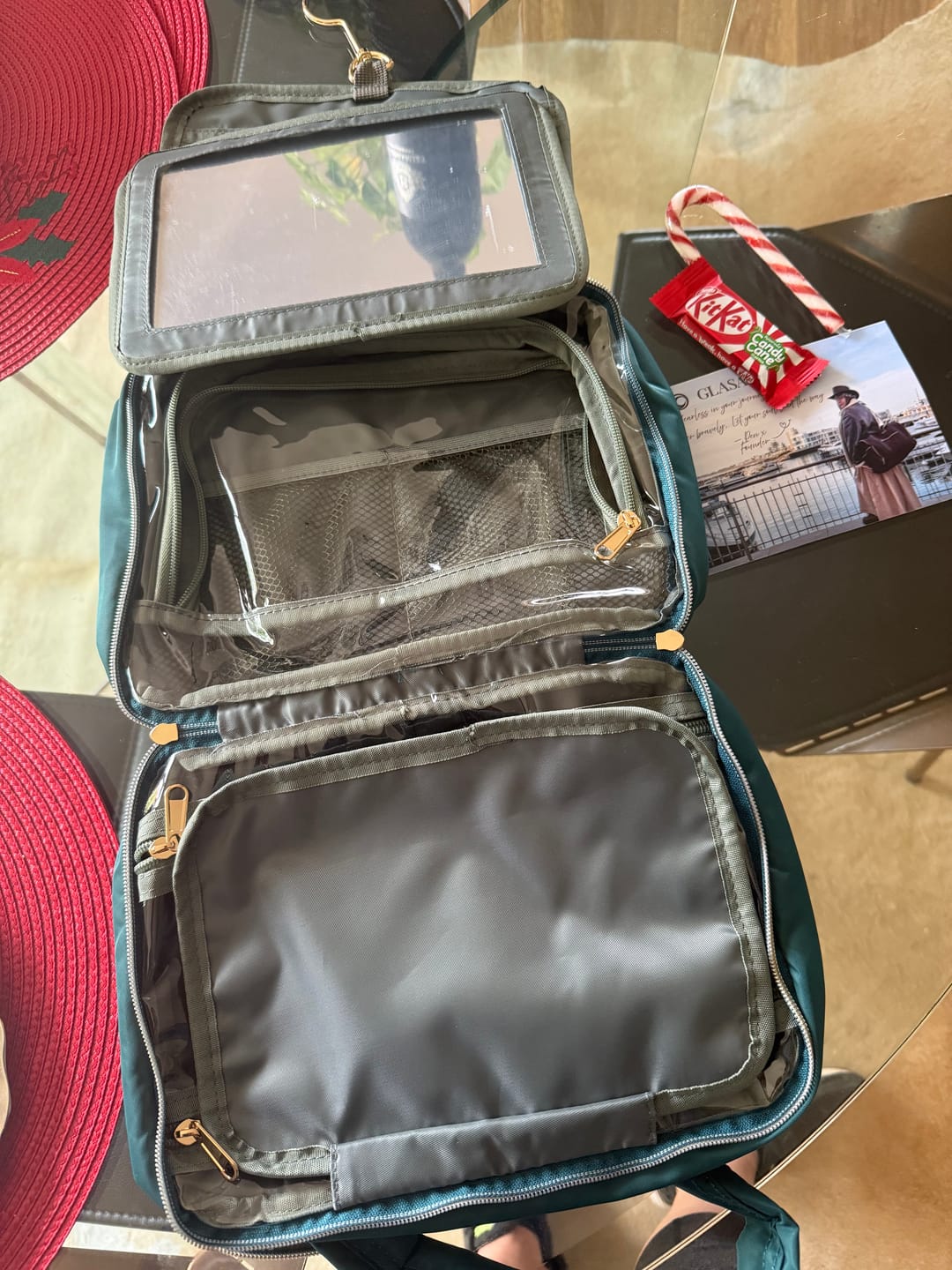 Customer photo review of GLASARI On-The-Glow Cosmetic Case