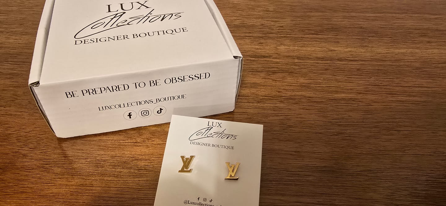 Customer photo review of Mini Lou Stud Earring