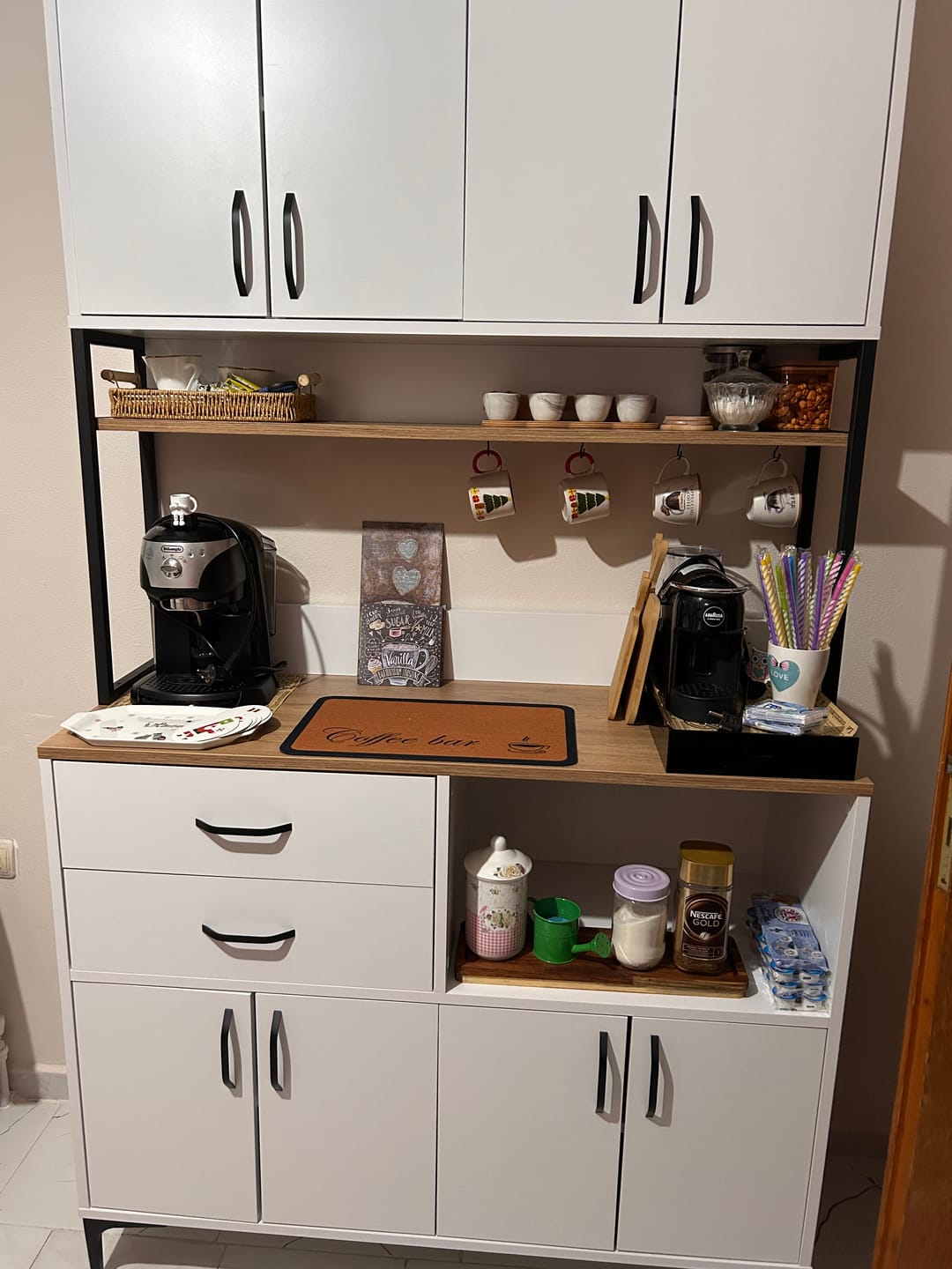 Customer photo review of Rani JE209 Çok Amaçlı Dolap 8 Kapaklı 2 Çekmeceli Raflı Kiler Mutfak Dolabı Beyaz - Sepet Ceviz