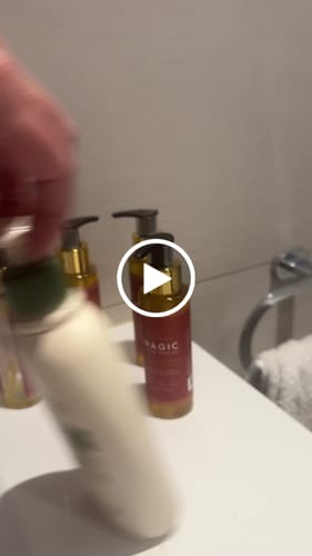 Customer video review of Besque™ Magic Body Oil - 100ml
