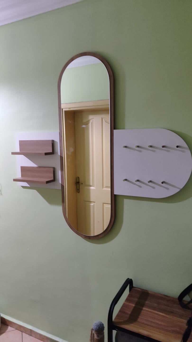 Customer photo review of Rani P3 Aynalı Duvar Askısı Boy Aynası Sepet Ceviz - Beyaz Vestiyer