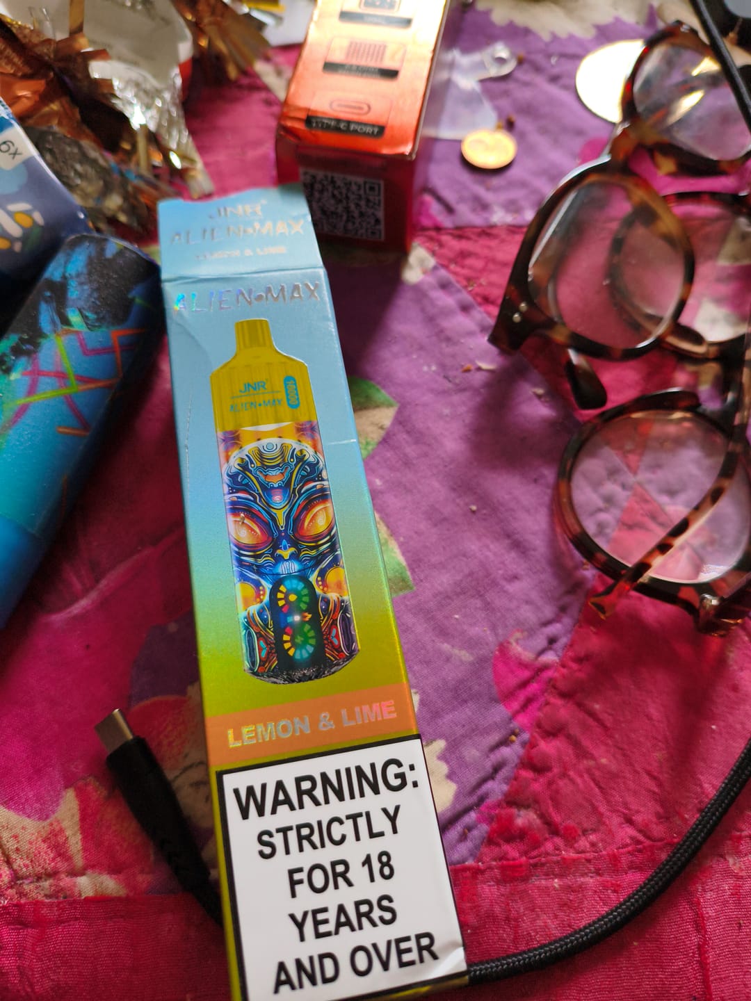 Customer photo review of JNR Alien 10000 Puffs Disposable Vape