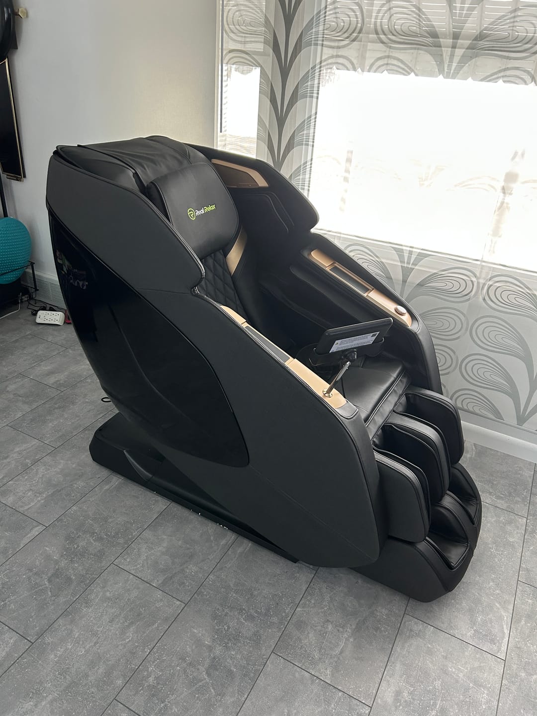 Customer photo review of PS5200 4D Massage Chair Black