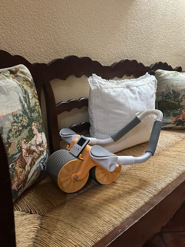 Customer photo review of Rodillo abdominal con apoyabrazos, cronometro y alfombrilla para rodillas