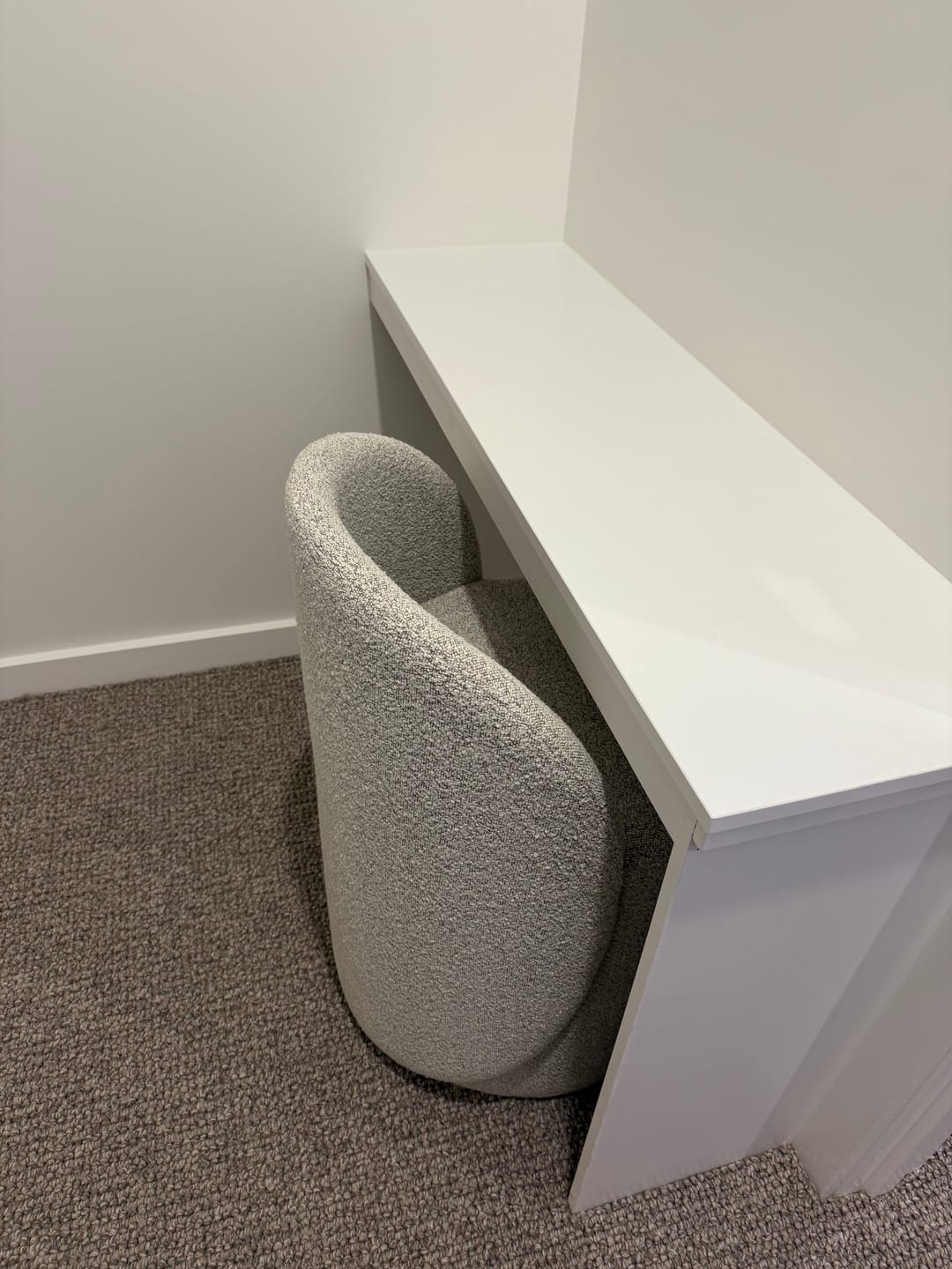 Customer photo review of HIGH QUALITY - RHEA Ottoman with Backrest / Makeup Chair