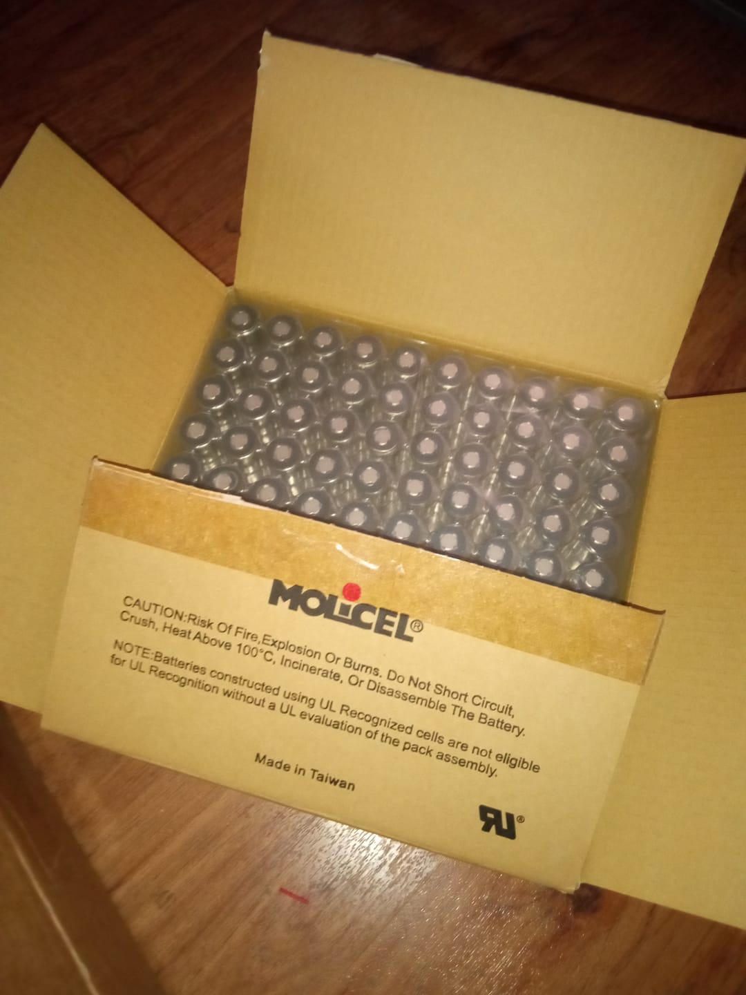 Customer photo review of 100 pcs Molicel 18650 2800 mAH 35A Li-ion Battery. INR-18650-P28A 10.3 wh $1.75/cell