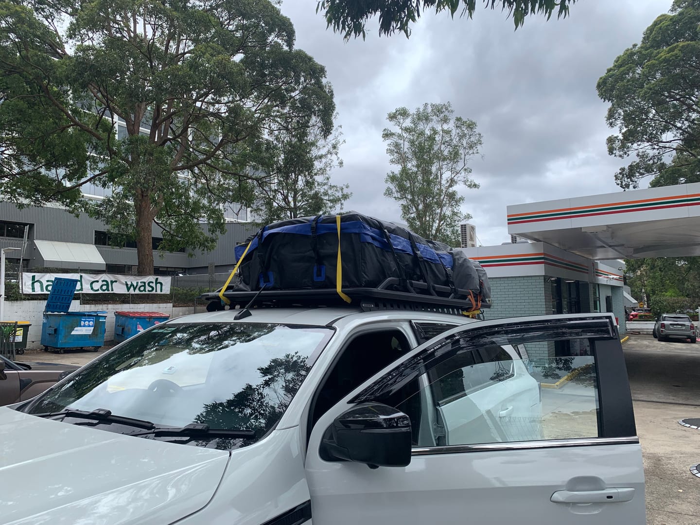 Customer photo review of X-BULL Waterproof Car Roof Top Rack Carrier ravel Cargo Luggage Cube Bag Travel 425L / 595LL
