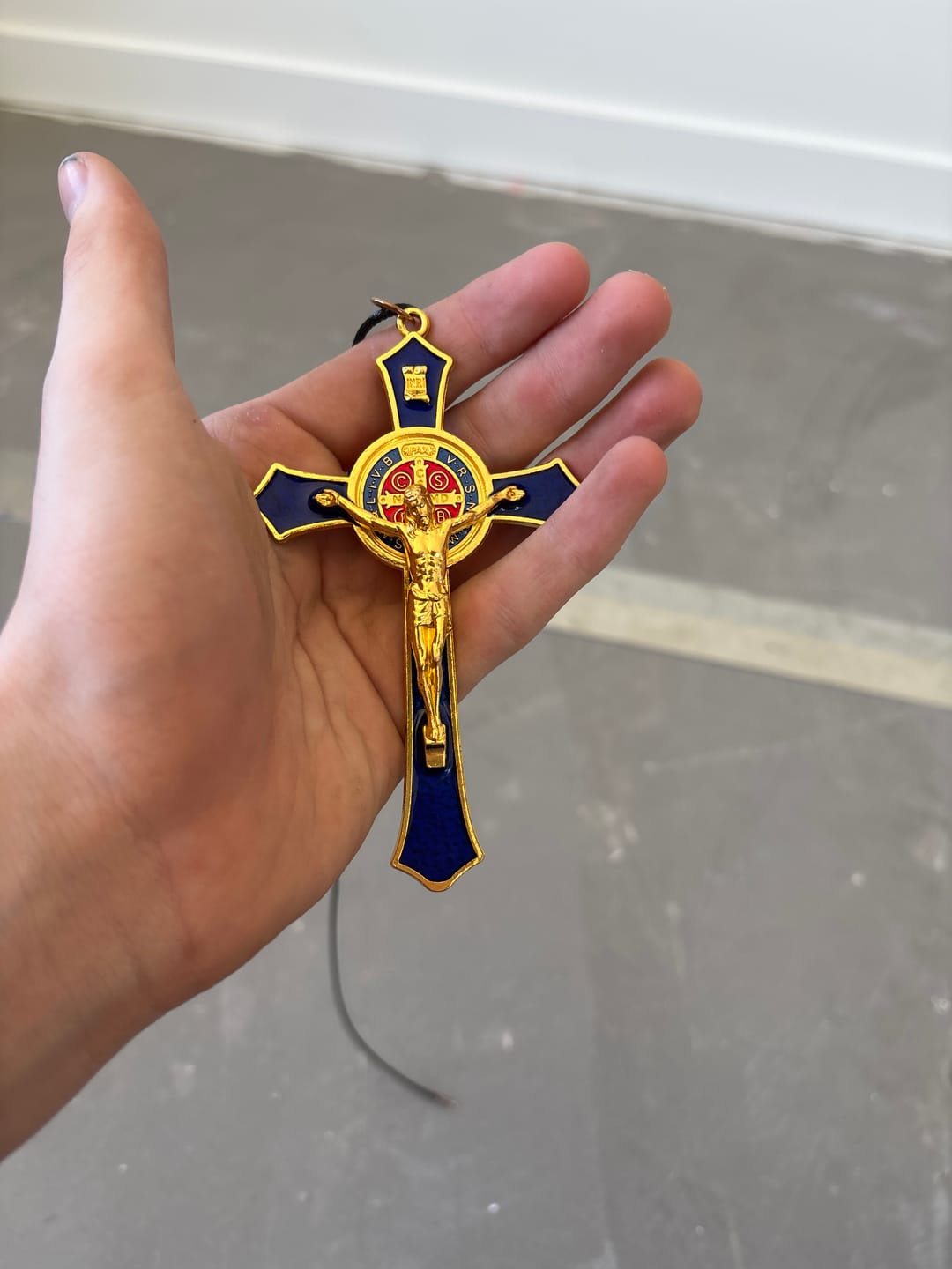 Customer photo review of FREE Today: Classic Style Red/Blue Crafted Crucifix Big Size Pendant Necklace(5 color)