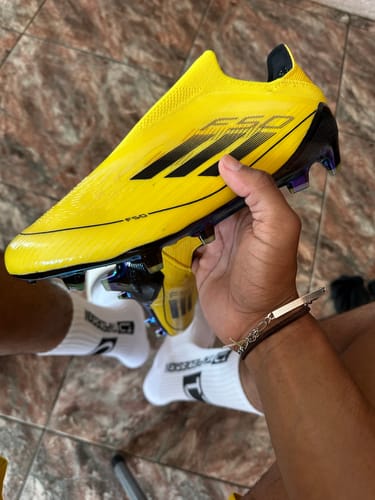 Customer photo review of F50 Laceless FG Champions League - Jaune/Noir