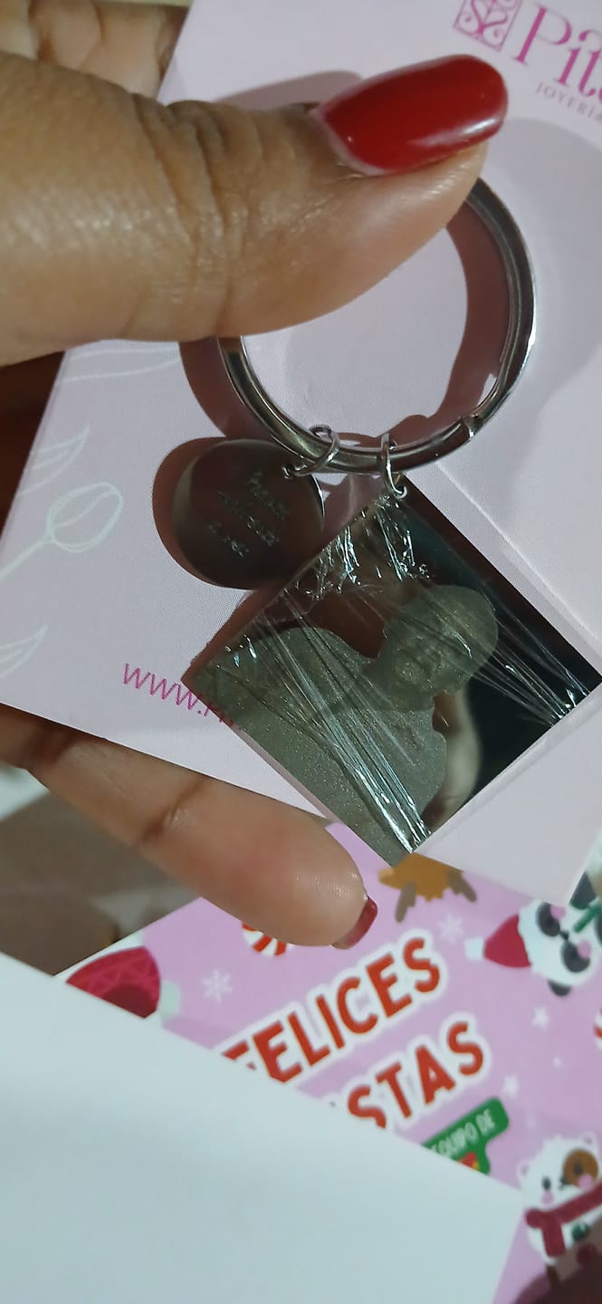 Customer photo review of Llavero Personalizado Cuadrado