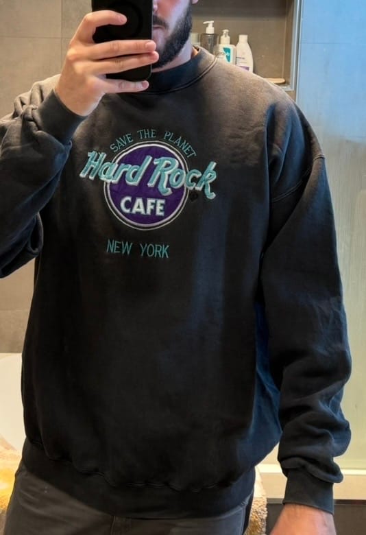 Customer photo review of Vintage 90s Hard Rock Cafe New York Sweatshirt - XL