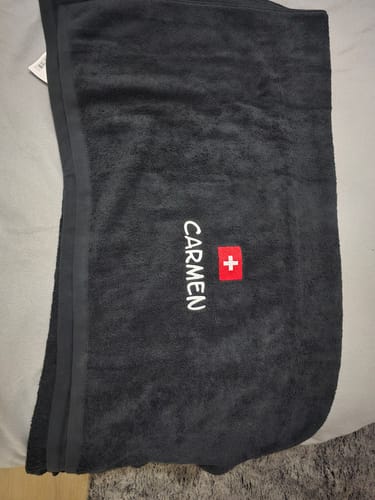 Customer photo review of Personalisiertes Handtuch mit Namen für Erwachsene bestickt