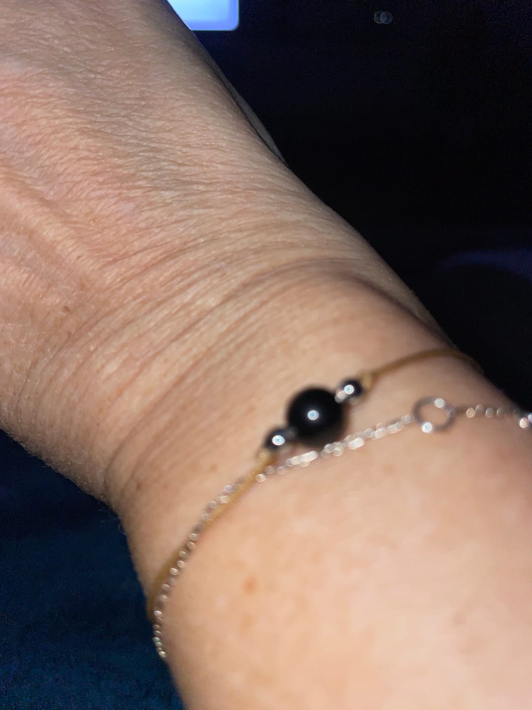 Customer photo review of Obsidian Armband - Naturband