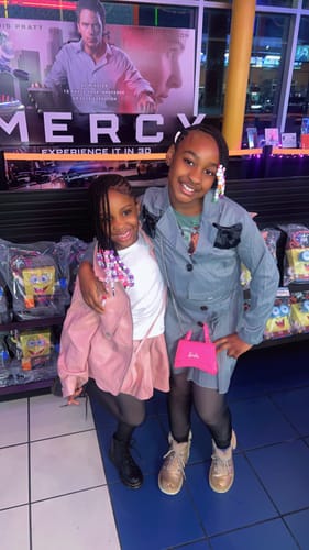 Customer photo review of Girls' New Autumn Jacket and Pleated Skirt Two-piece Suit