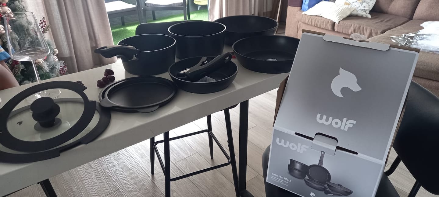 Customer photo review of Batería de Cocina 11 Piezas Aluminio Forjado Snap-On Black
