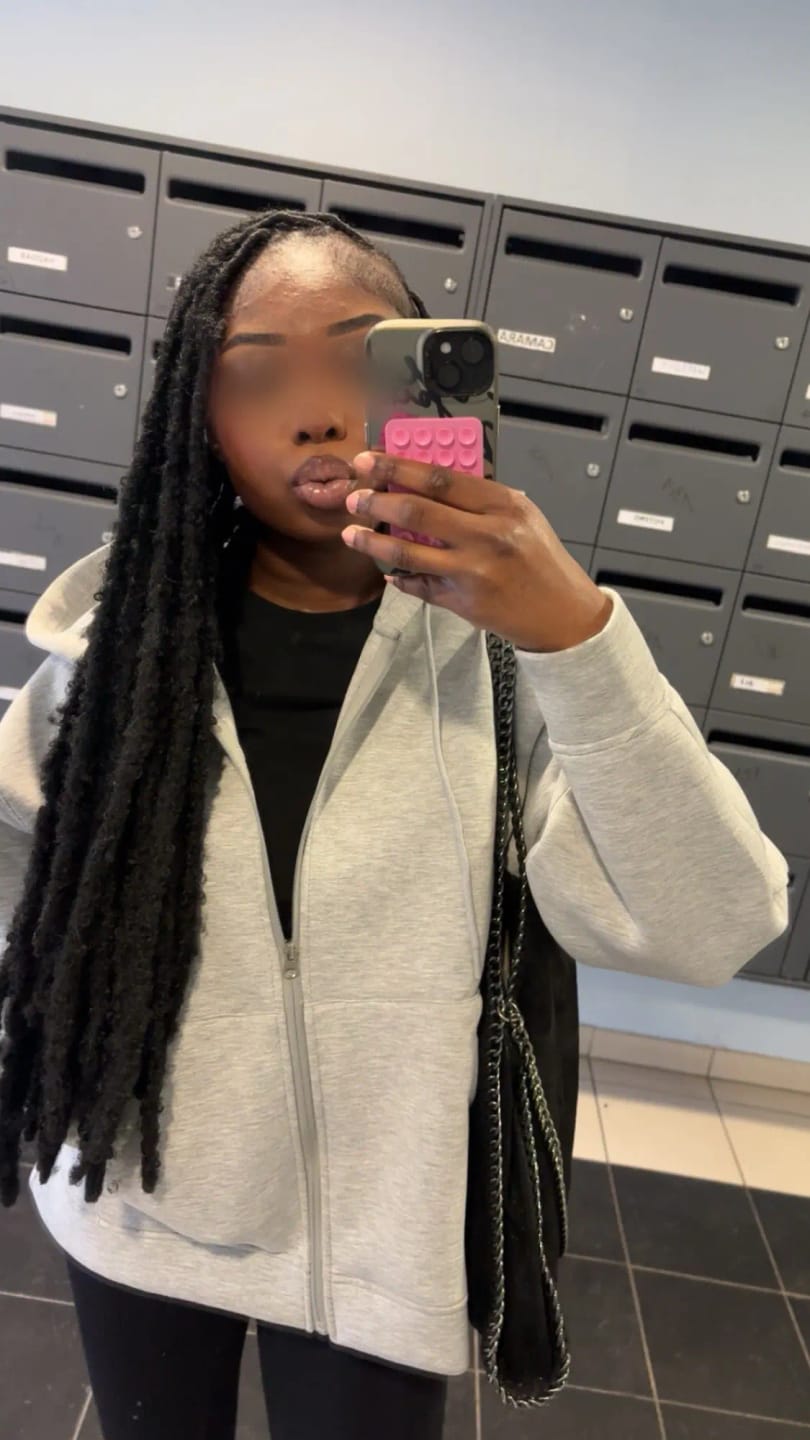 Customer photo review of Eveline Zip-Up Hoodie
