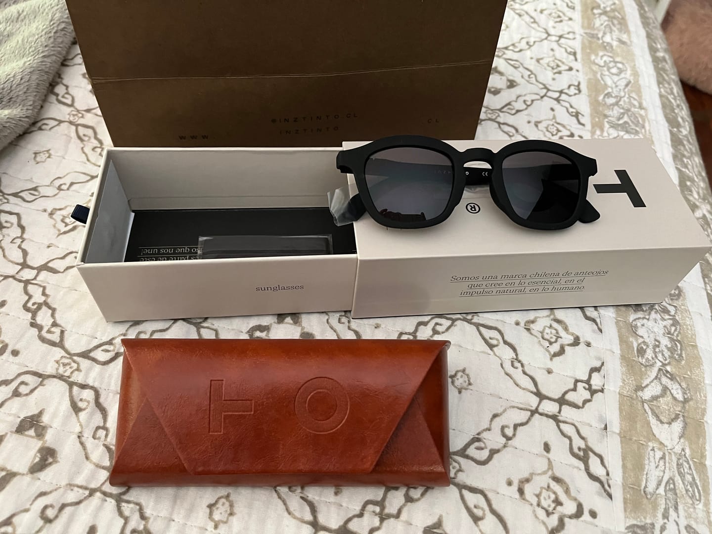 Customer photo review of Thom Black