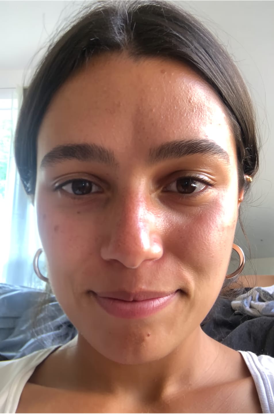 Customer photo review of Glow Tanning Gummies