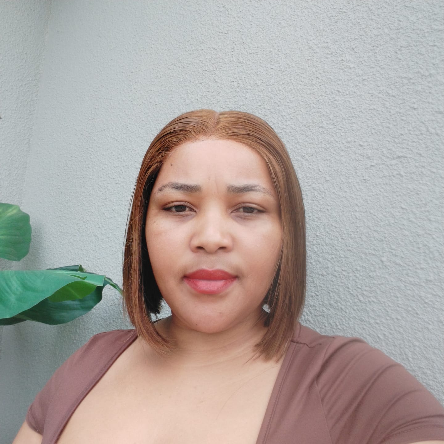 Customer photo review of Double Drawn Light Brown Glueless 5 X 5 Lace Bob Wigs