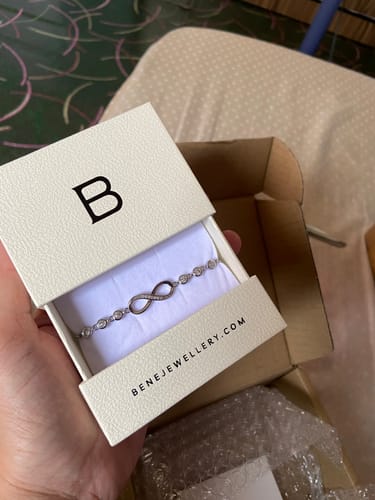 Customer photo review of Noelle Infinity Bracelet