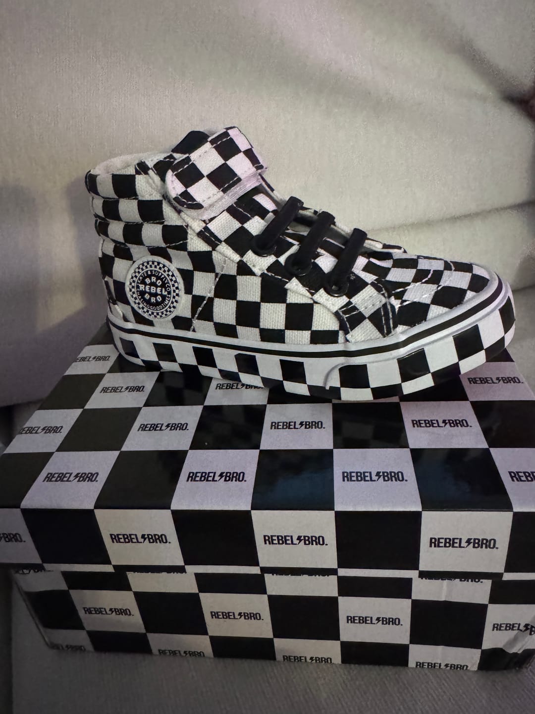 Customer photo review of SK8TR Hi-Top in Venice (Checkered)