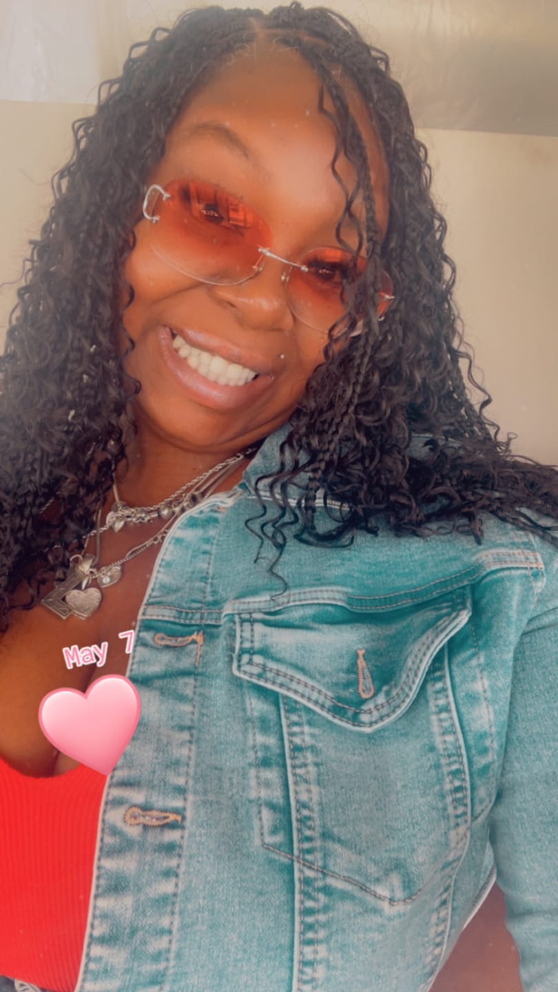 Customer photo review of Double Drawn Burmese Italy Curly Human Braiding Hair