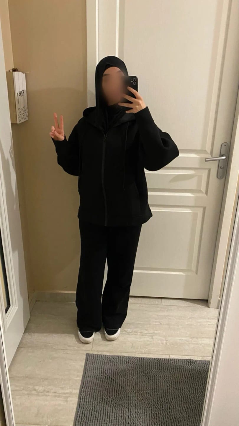Customer photo review of Eveline Zip-Up Hoodie