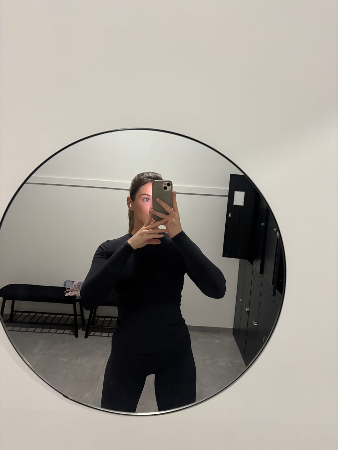 Customer photo review of Fitted Long Sleeve T-Shirt Onyx