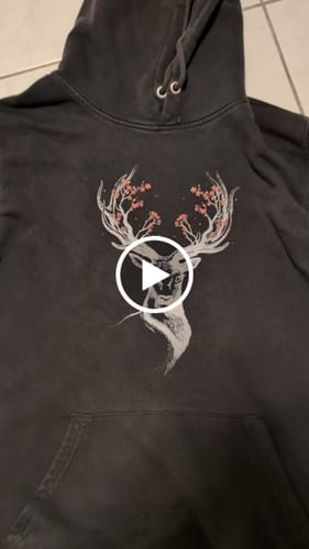 Customer video review of HIRSCH BLÜTEN- Bio Unisex Hoodie (PREMIUM)