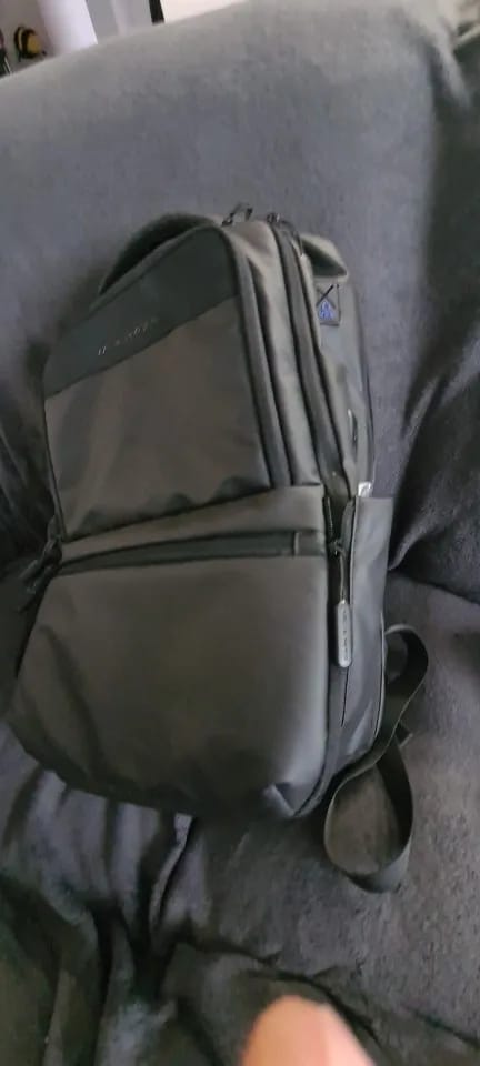 Customer photo review of Mochila Trabalho Masculina Portátil 15.6"
