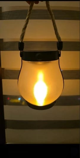 Customer photo review of LlamaViva | Farol con Efecto de Fuego Realista